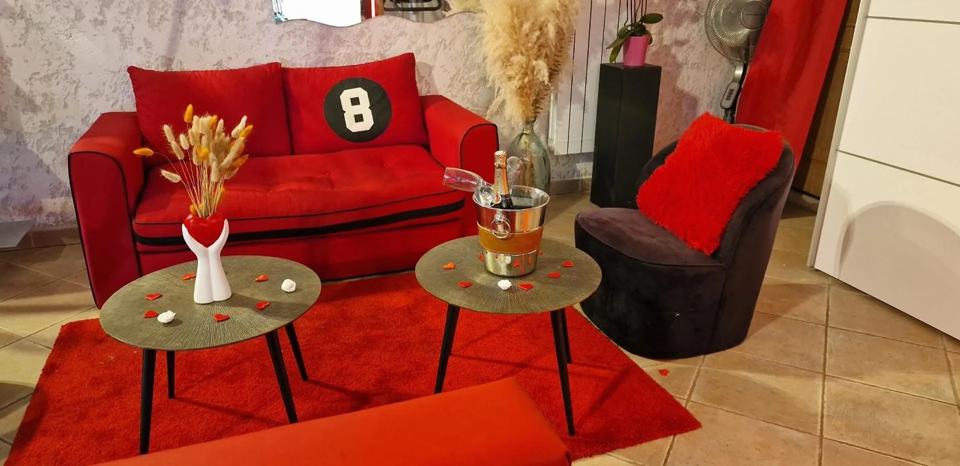 Duplex Love Room & Spa Tourves 0*,  France
