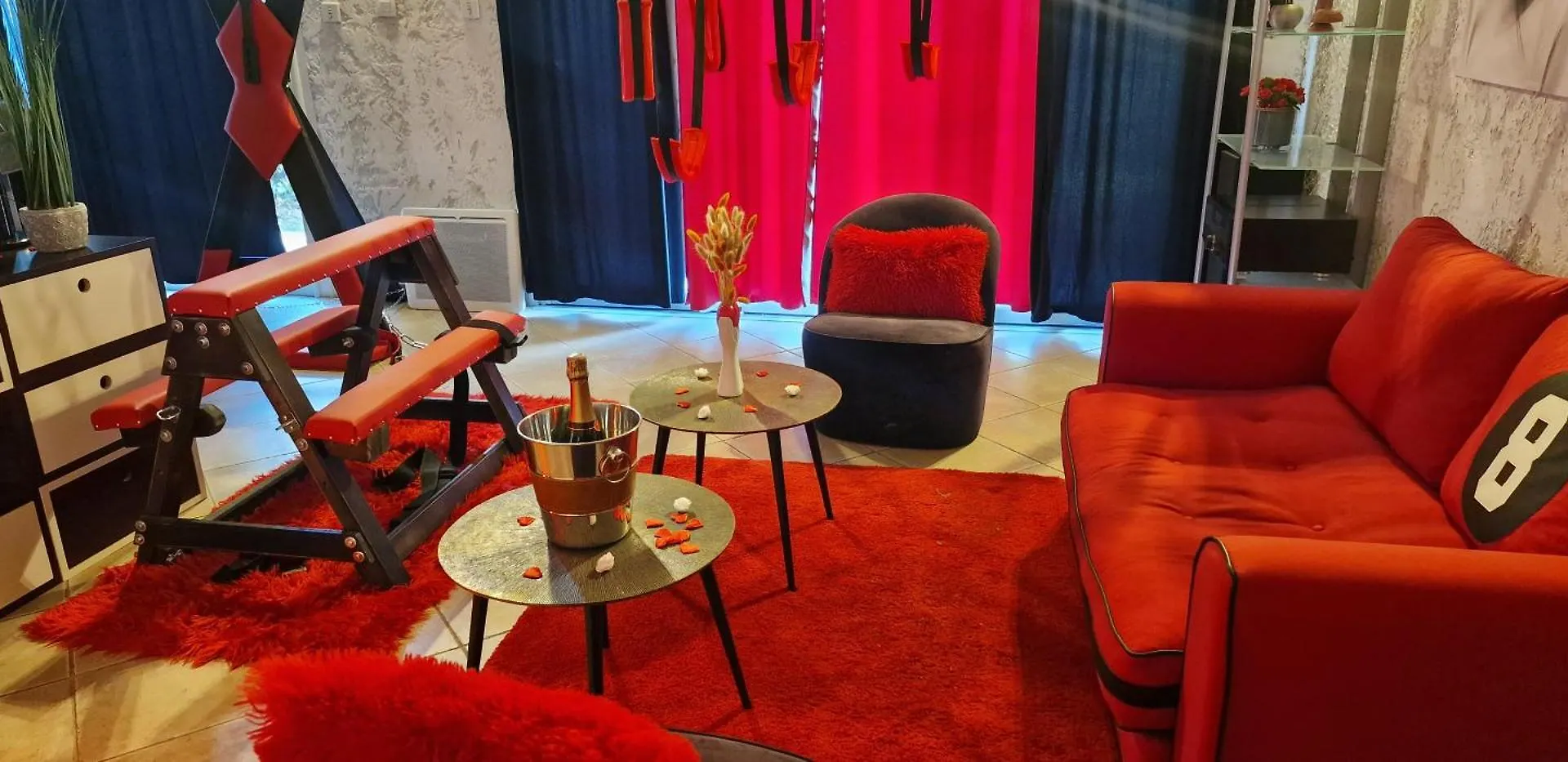 Apartment Duplex Love Room & Spa Tourves France